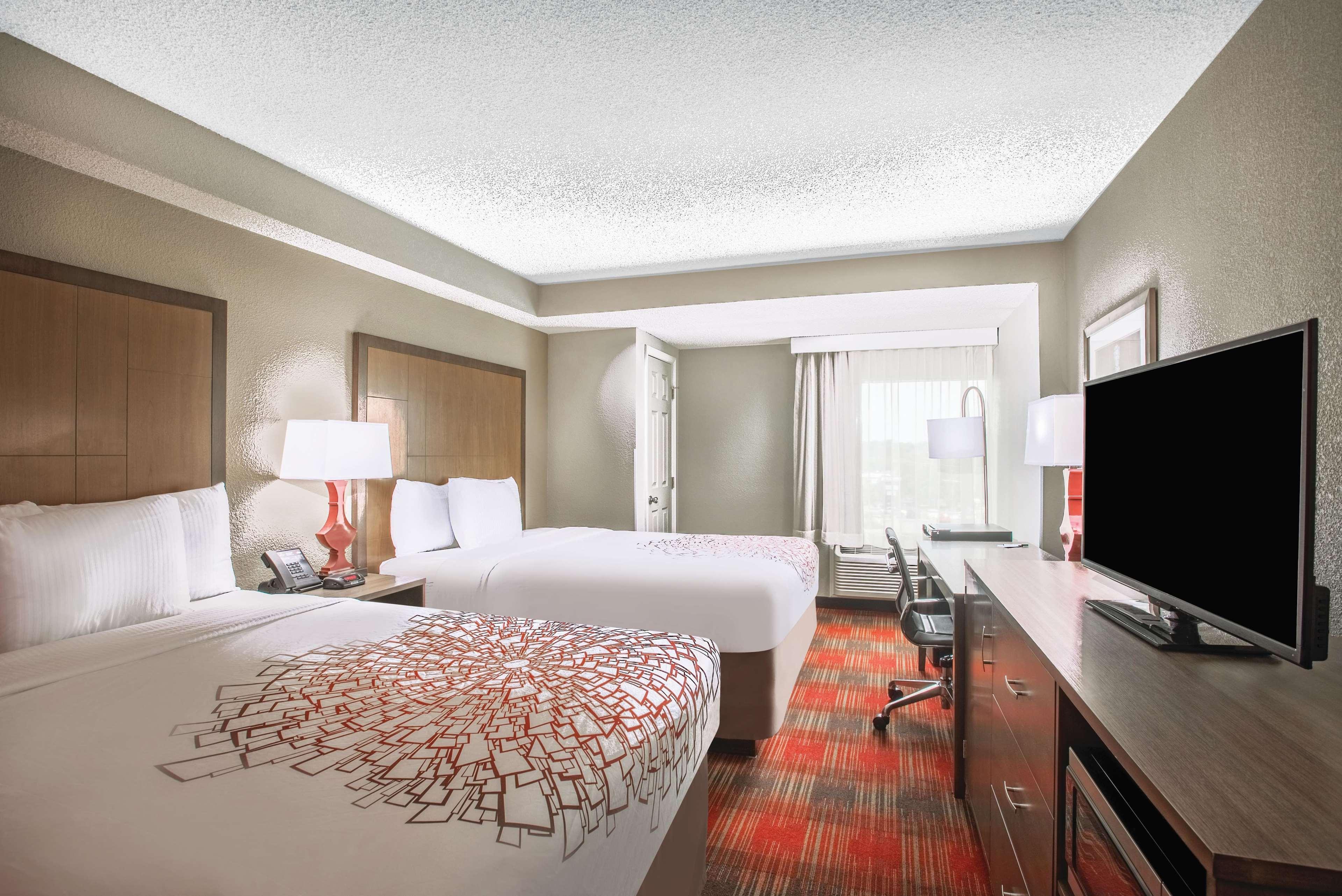 La Quinta Inn & Suites By Wyndham Dc Metro Capital Beltway Кепитъл Хайтс Екстериор снимка