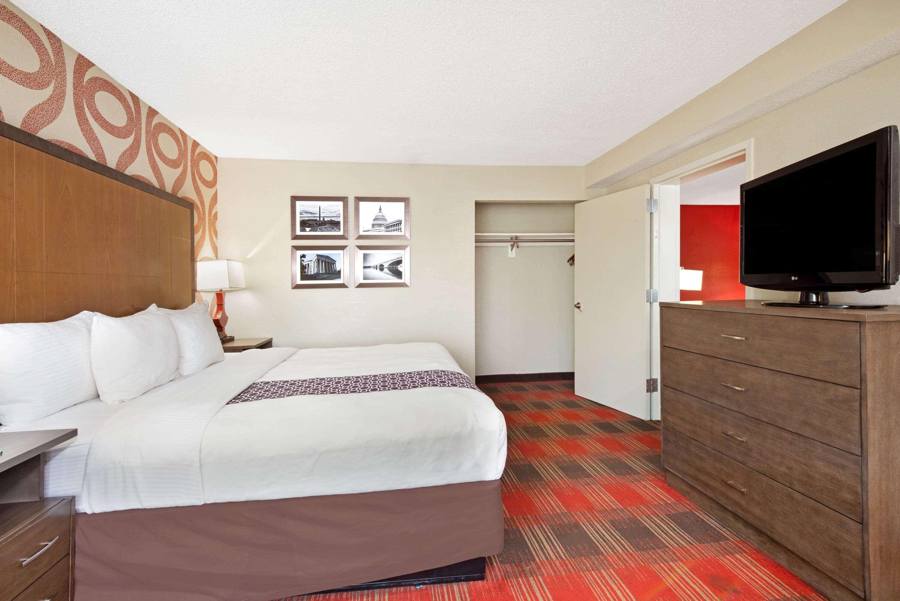 La Quinta Inn & Suites By Wyndham Dc Metro Capital Beltway Кепитъл Хайтс Екстериор снимка