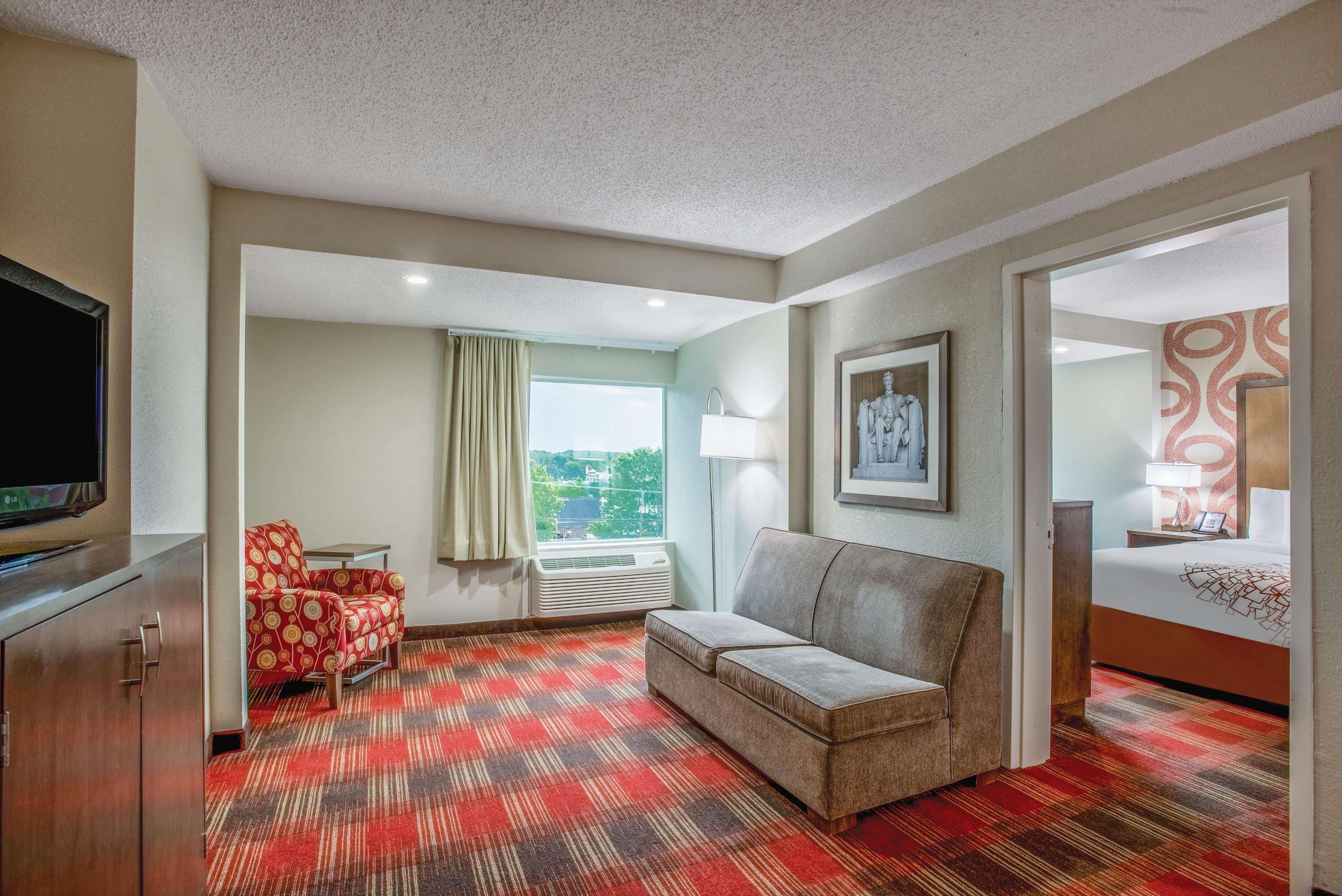 La Quinta Inn & Suites By Wyndham Dc Metro Capital Beltway Кепитъл Хайтс Екстериор снимка