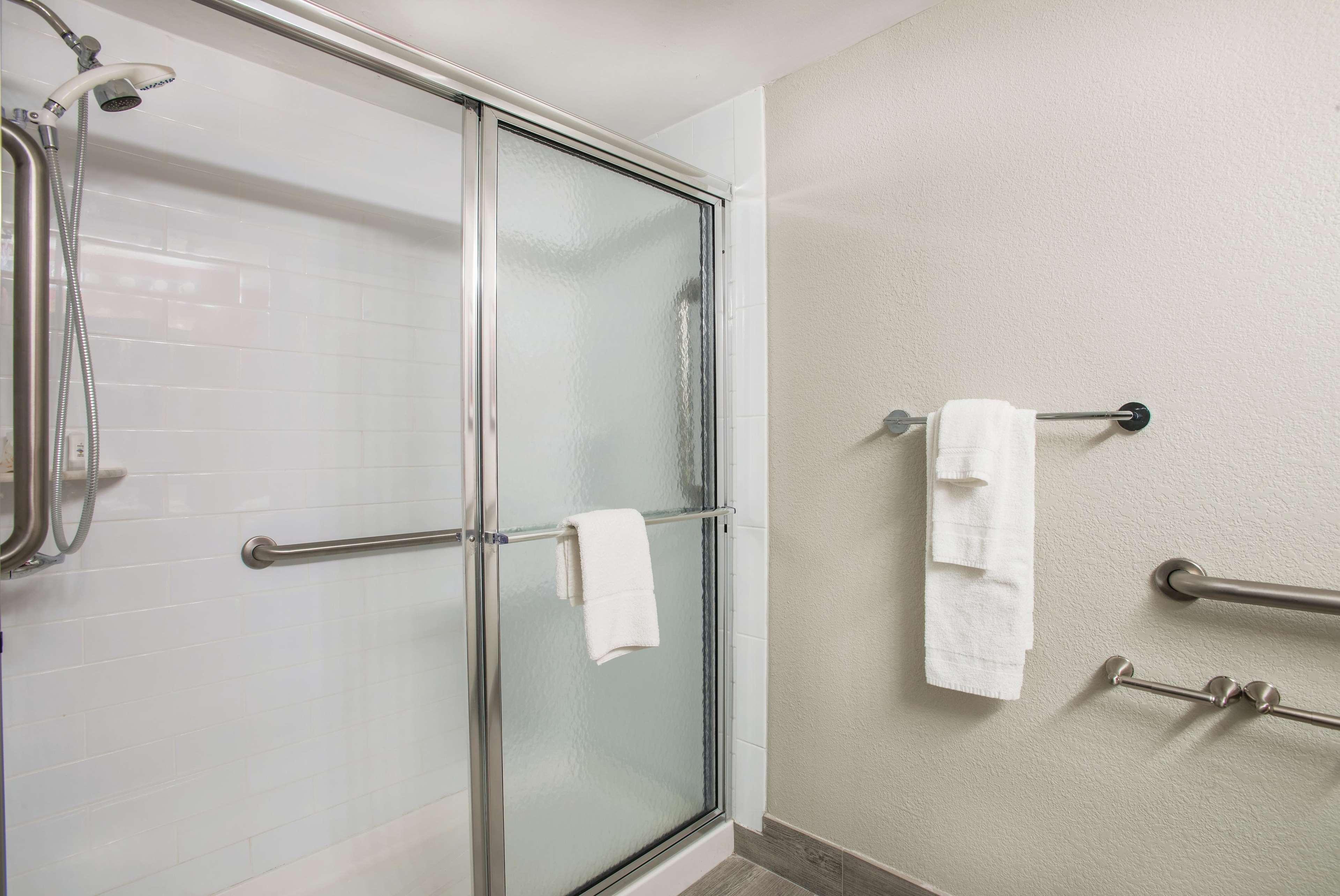 La Quinta Inn & Suites By Wyndham Dc Metro Capital Beltway Кепитъл Хайтс Екстериор снимка