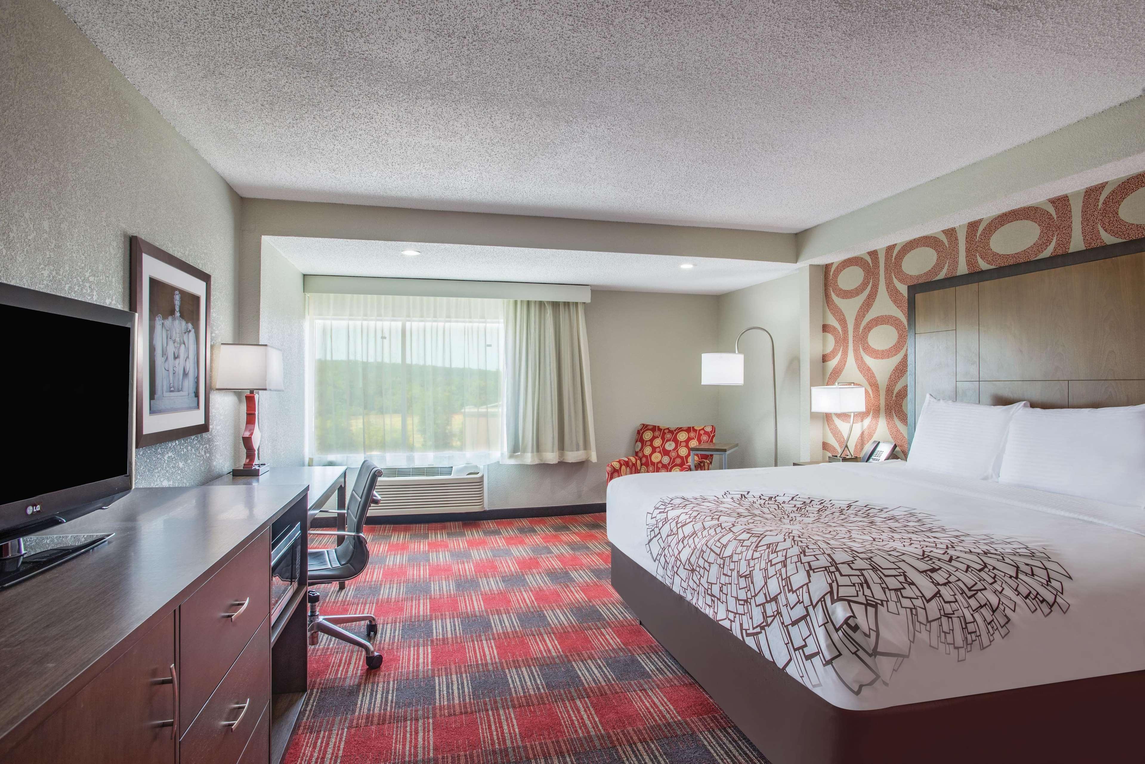 La Quinta Inn & Suites By Wyndham Dc Metro Capital Beltway Кепитъл Хайтс Екстериор снимка
