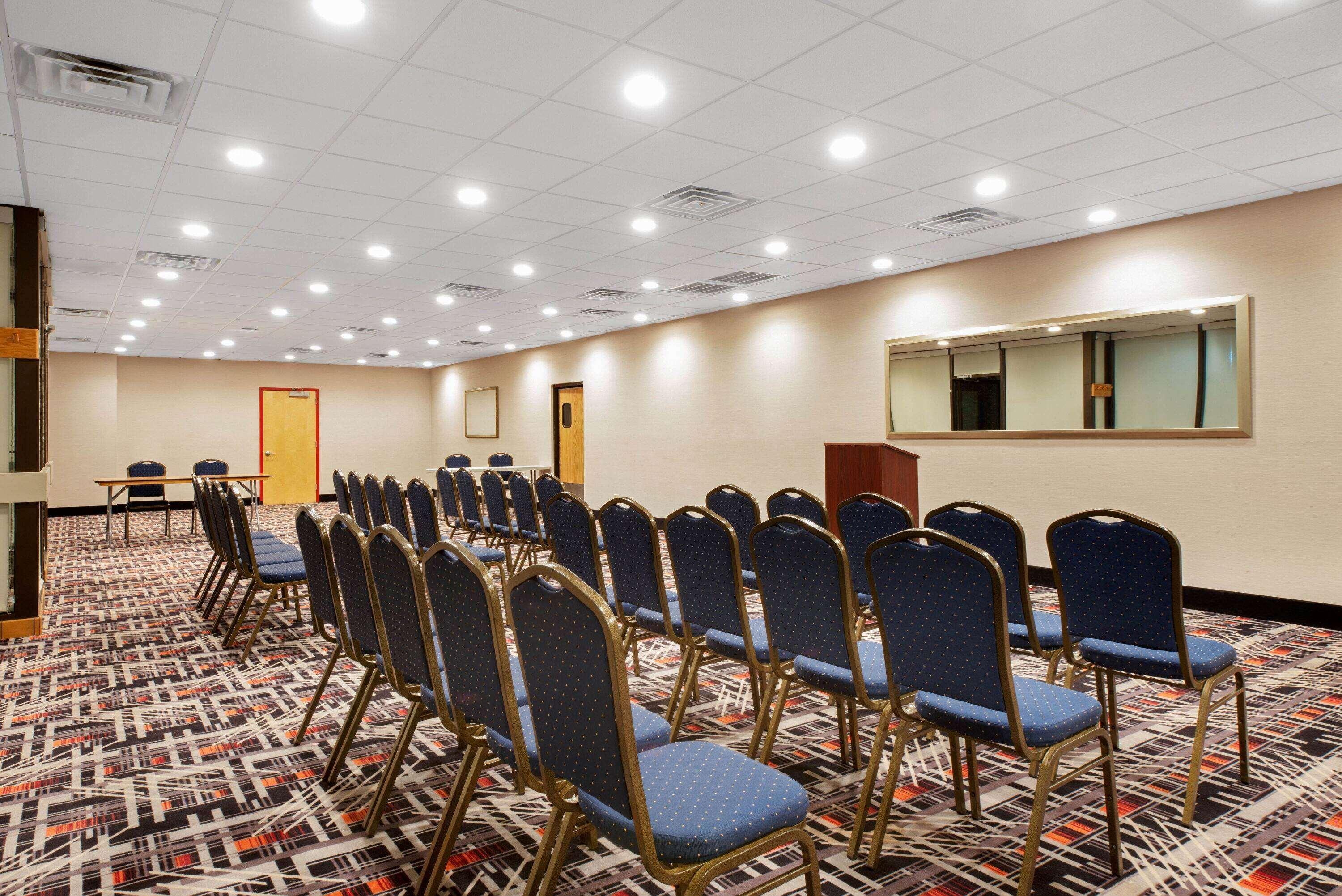 La Quinta Inn & Suites By Wyndham Dc Metro Capital Beltway Кепитъл Хайтс Екстериор снимка