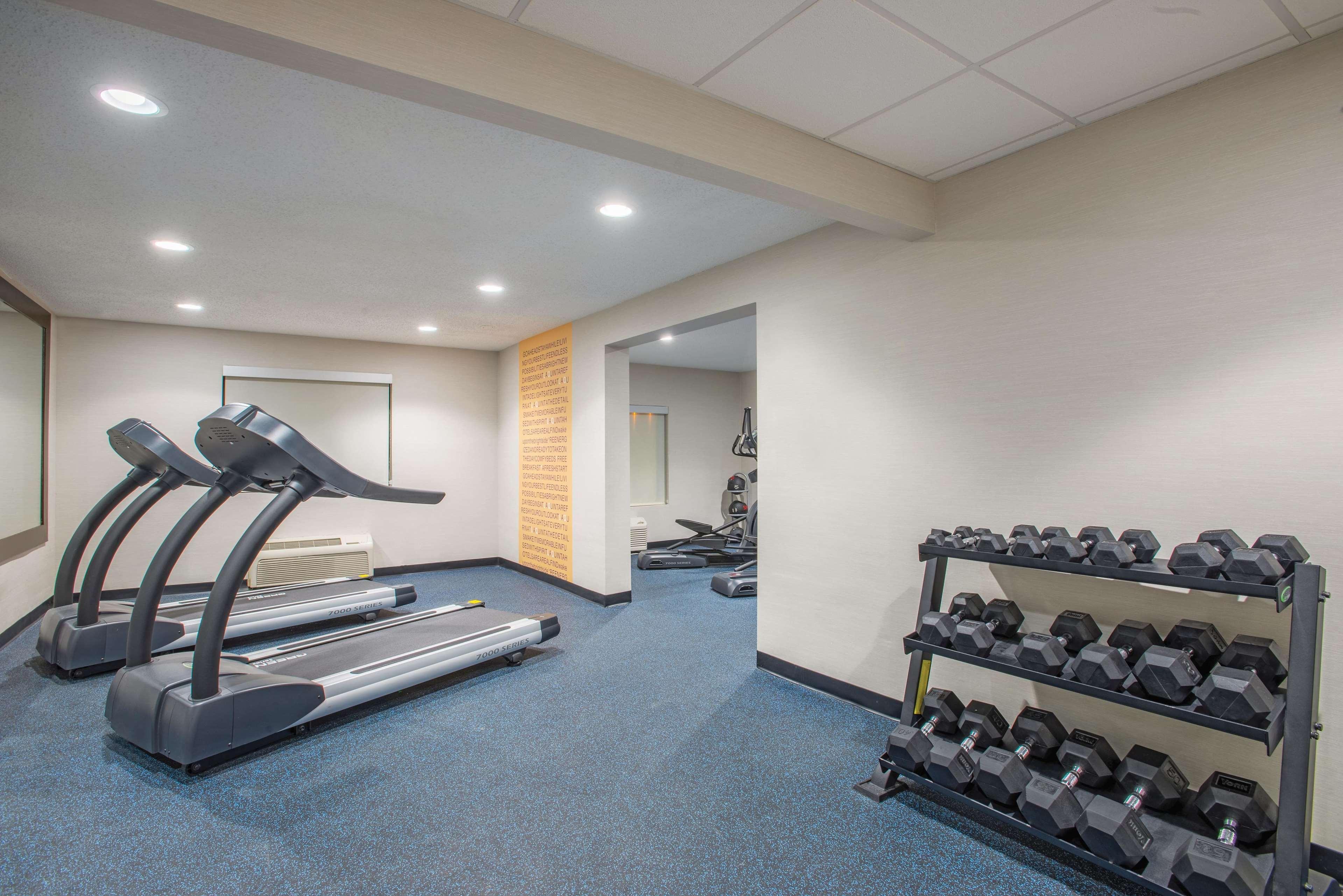 La Quinta Inn & Suites By Wyndham Dc Metro Capital Beltway Кепитъл Хайтс Екстериор снимка