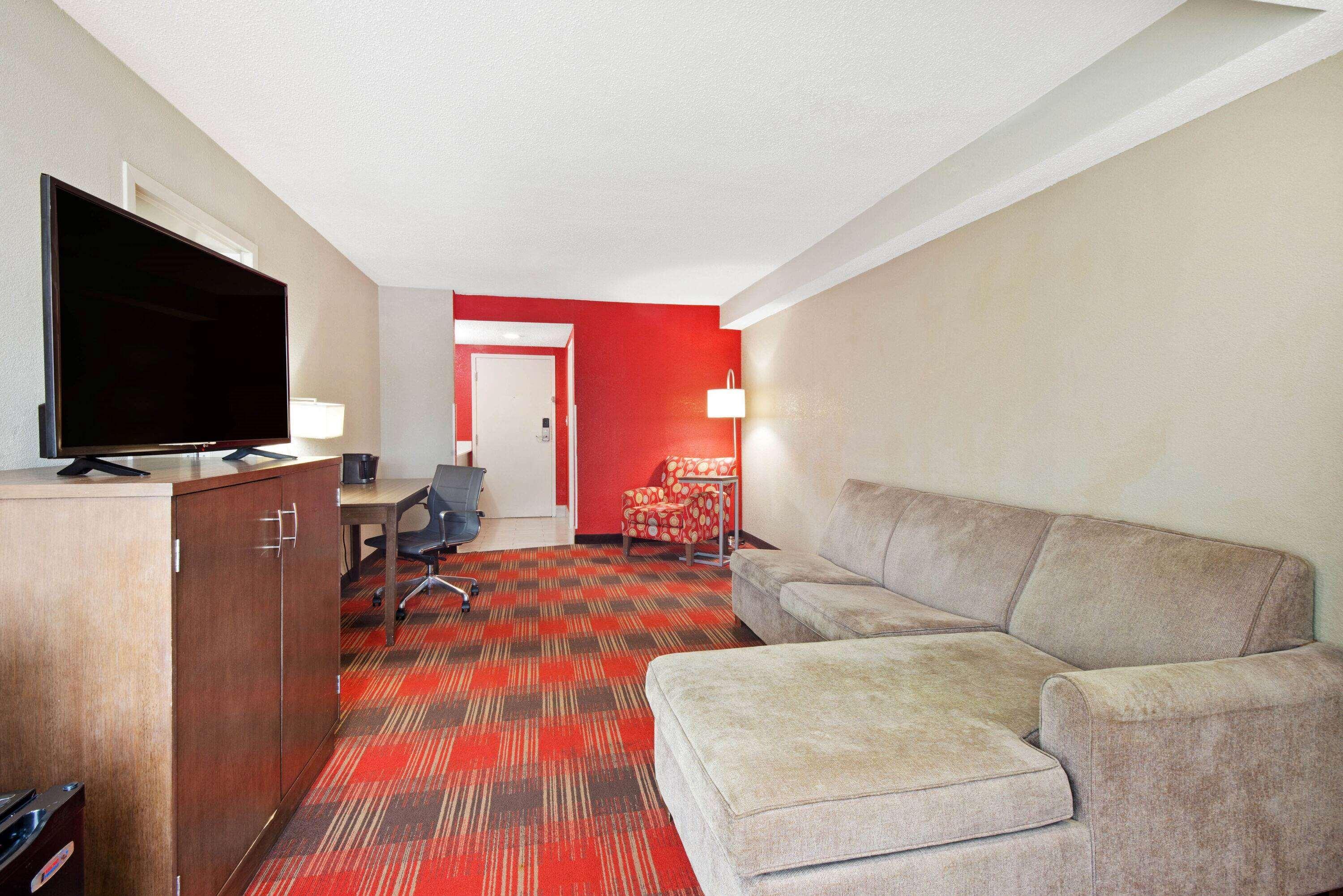 La Quinta Inn & Suites By Wyndham Dc Metro Capital Beltway Кепитъл Хайтс Екстериор снимка