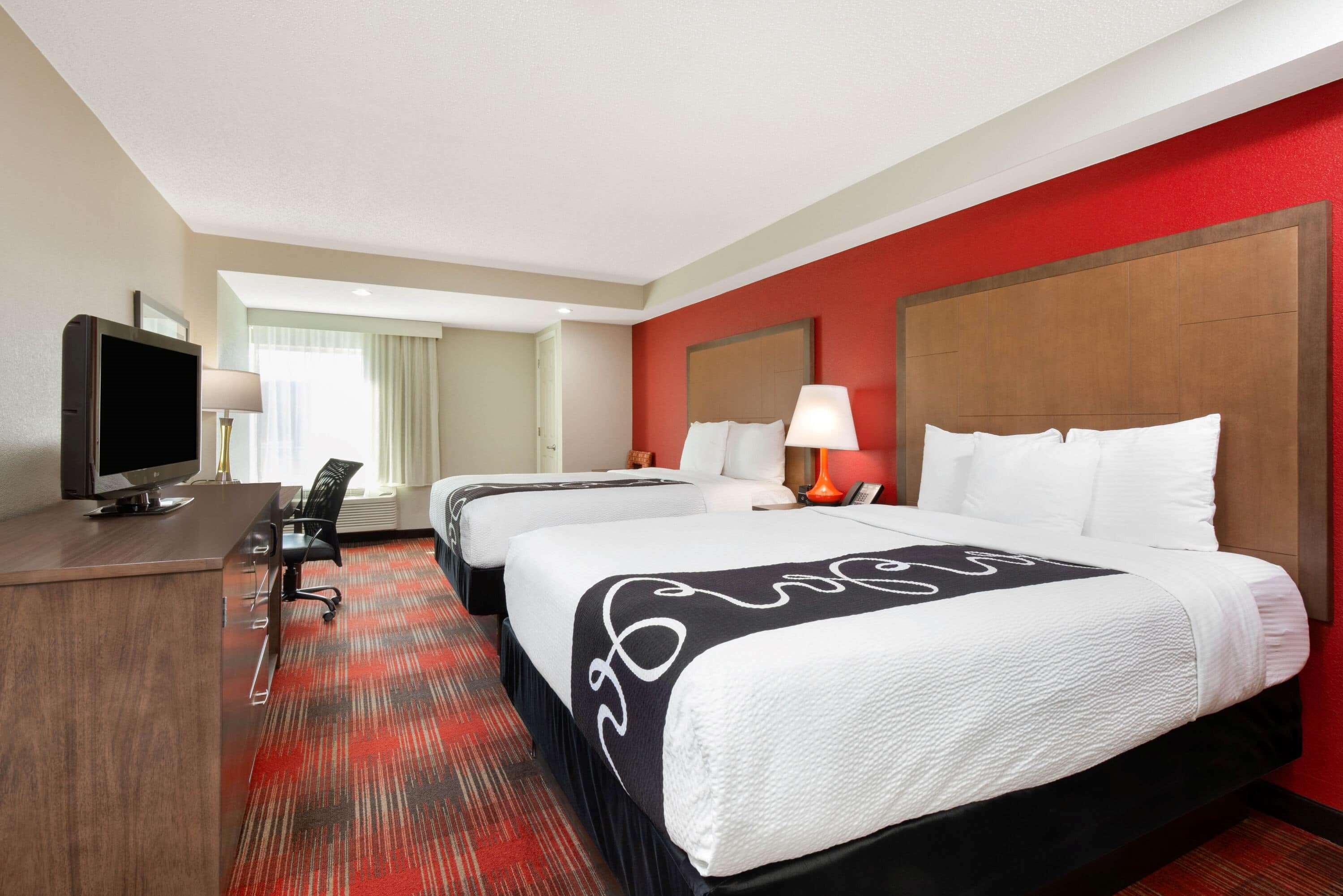 La Quinta Inn & Suites By Wyndham Dc Metro Capital Beltway Кепитъл Хайтс Екстериор снимка
