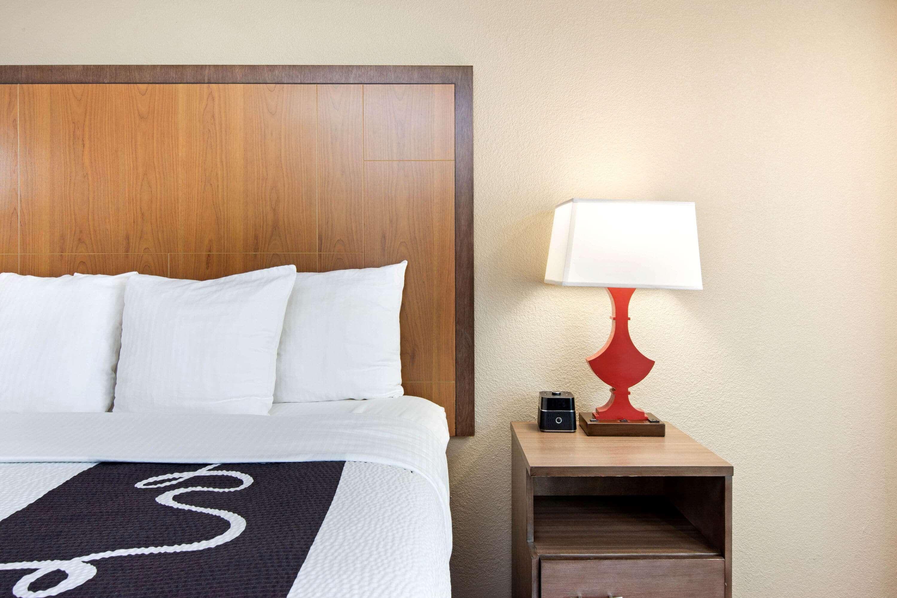 La Quinta Inn & Suites By Wyndham Dc Metro Capital Beltway Кепитъл Хайтс Екстериор снимка