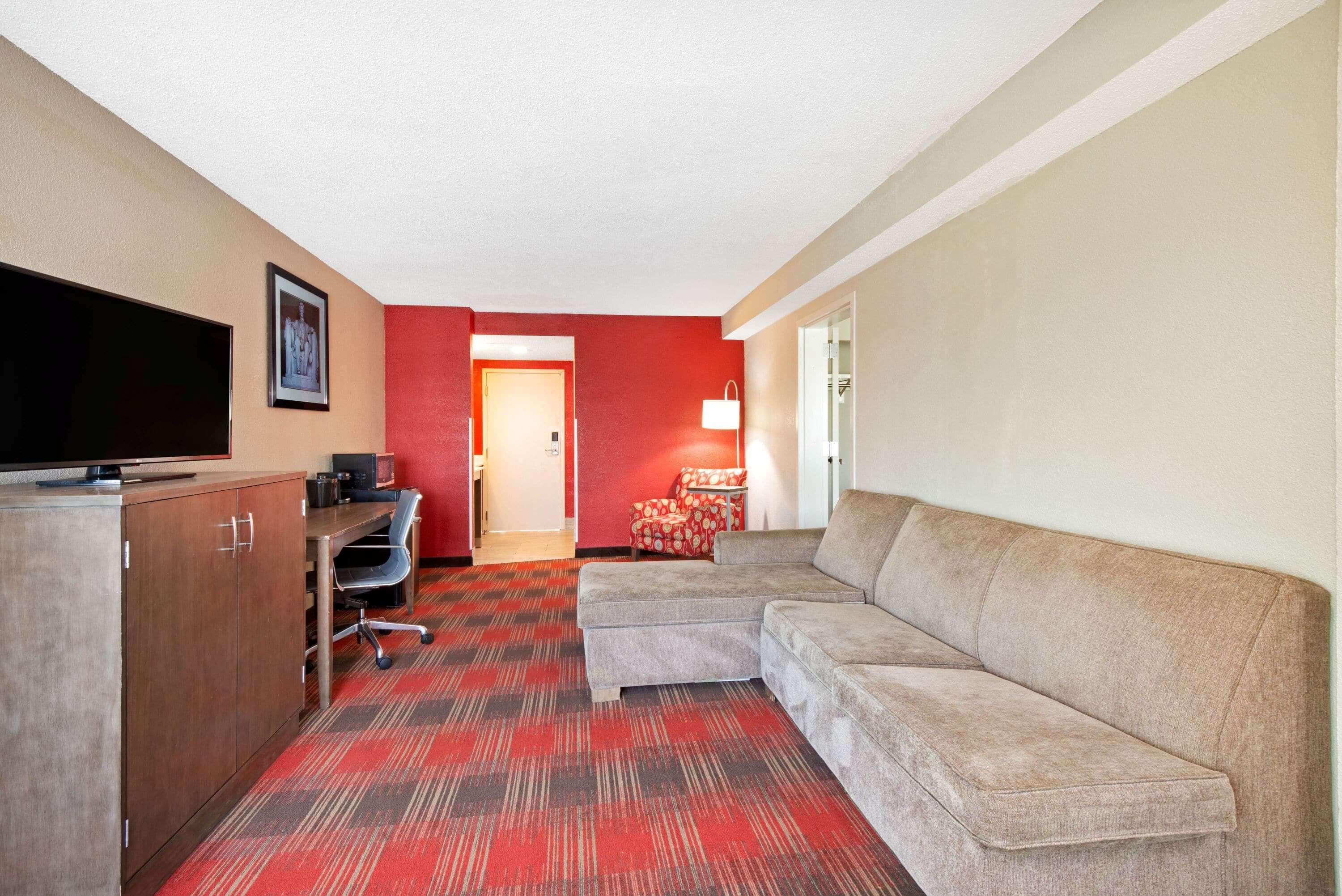 La Quinta Inn & Suites By Wyndham Dc Metro Capital Beltway Кепитъл Хайтс Екстериор снимка